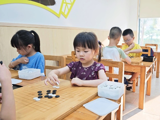 3、我们这一周的照片分享又再次回到了我们小棋手们的课堂日常_副本.jpg