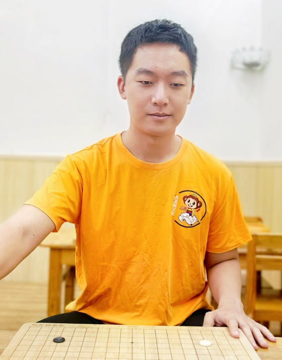 马新卓